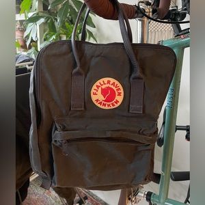 FJALLRAVEN KANKEN classic waterproof dark blue backpack